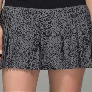 Lululemon pleat to street skirt